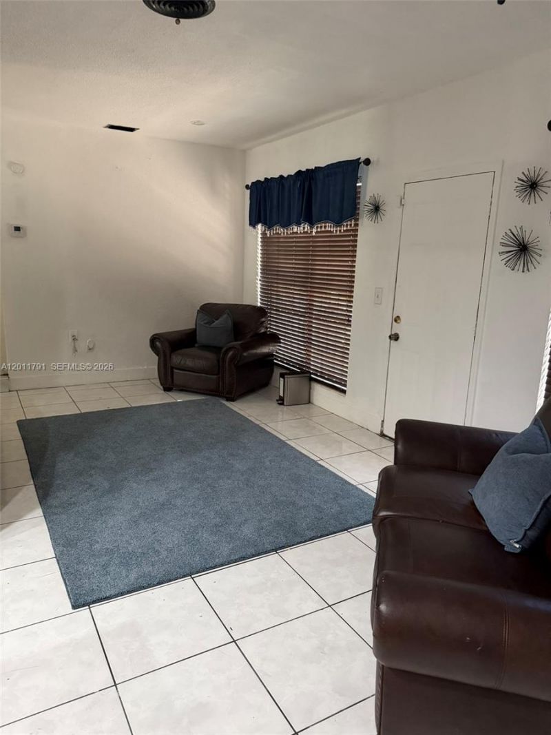 1190 NW 50th St, Miami, FL 33127 Photo