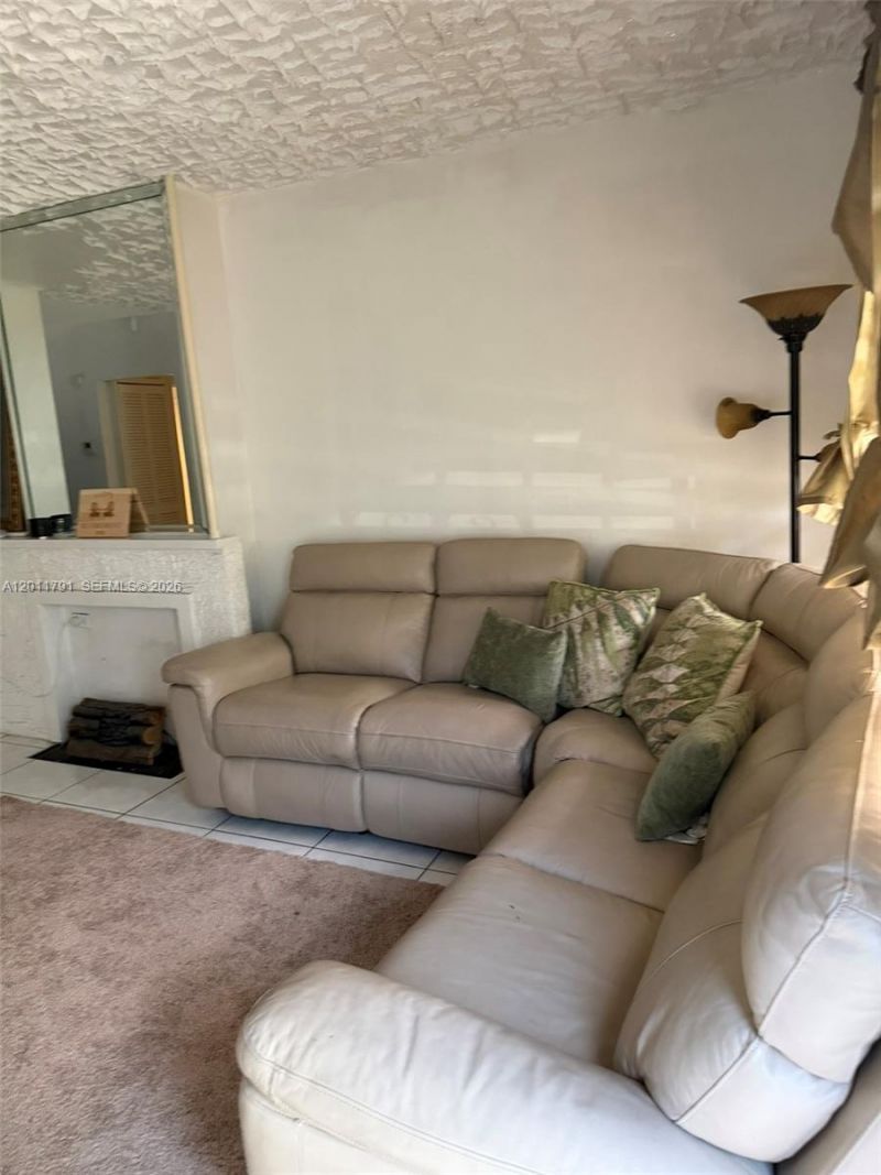 1190 NW 50th St, Miami, FL 33127 Photo