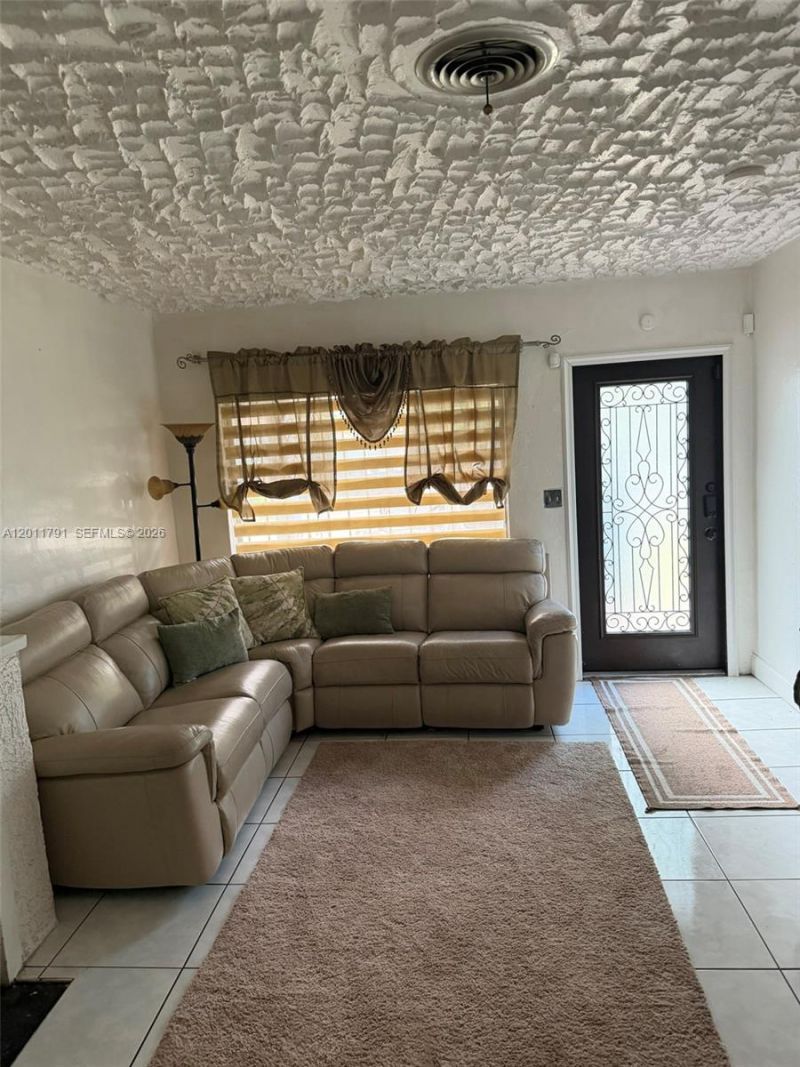 1190 NW 50th St, Miami, FL 33127 Photo