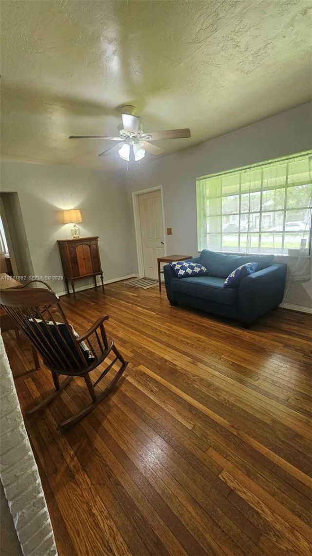 831 Wren Ave , Miami Springs, FL 33166 Photo