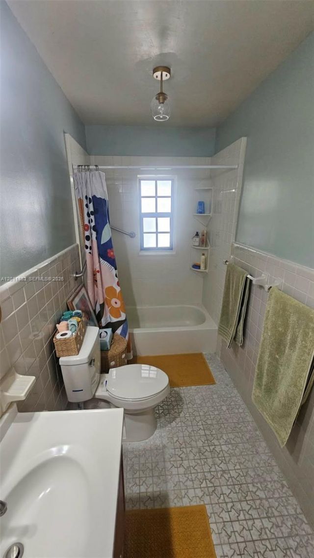 831 Wren Ave , Miami Springs, FL 33166 Photo