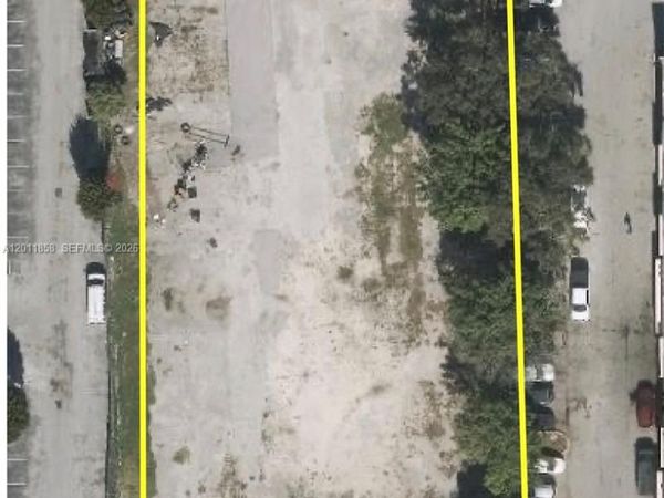 8322 NW 64 , Miami, FL 33166