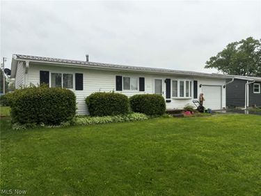 517 E 5th Street, West Lafayette, OH 43845