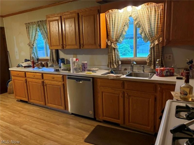 517 E 5th Street, West Lafayette, OH 43845 Photo 3