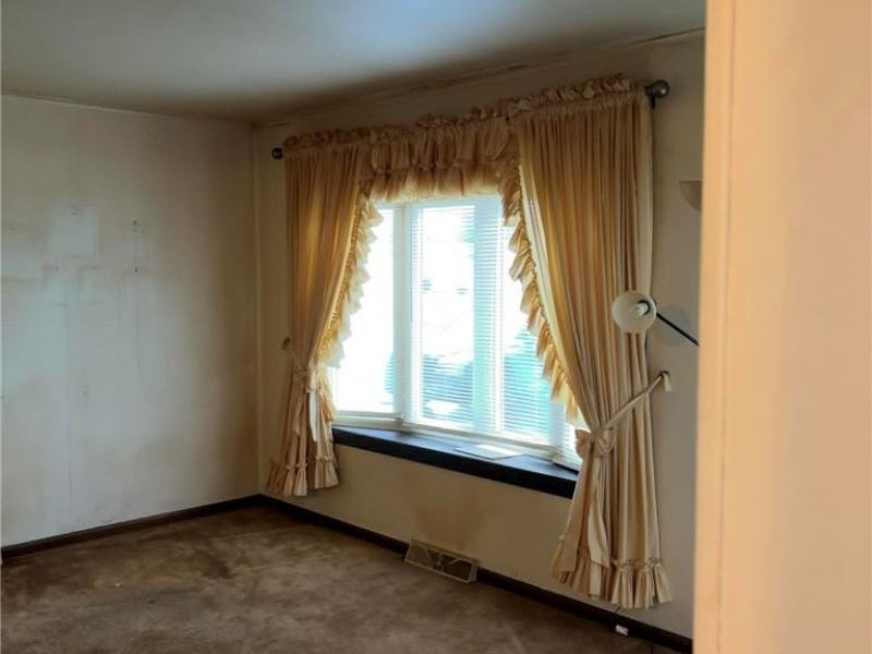 517 E 5th Street, West Lafayette, OH 43845 Photo 7