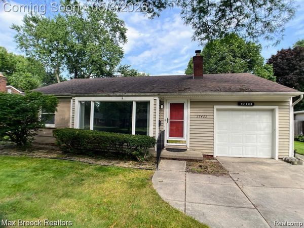 27422 Lexington Parkway, Southfield, MI 48076