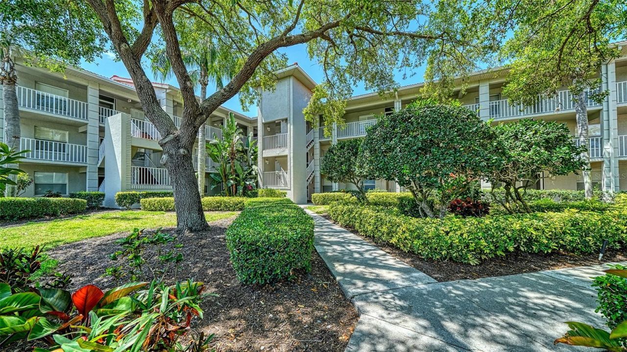 9330 Clubside Circle, Unit 3202, Sarasota, FL 34238 Photo