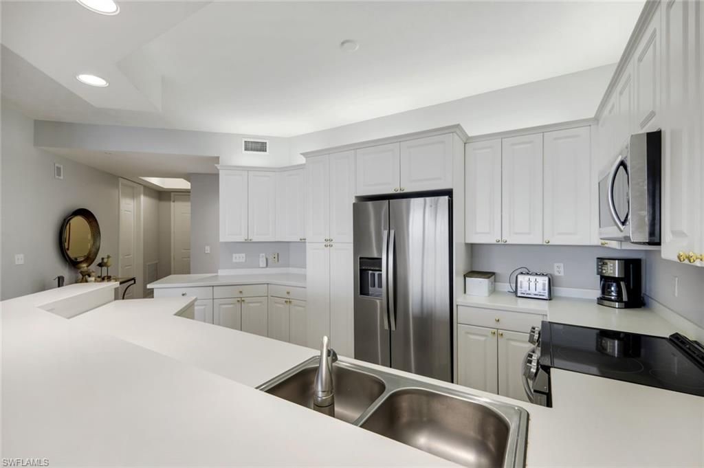 410 Flagship Dr, Unit 605, Naples, FL 34108 Photo