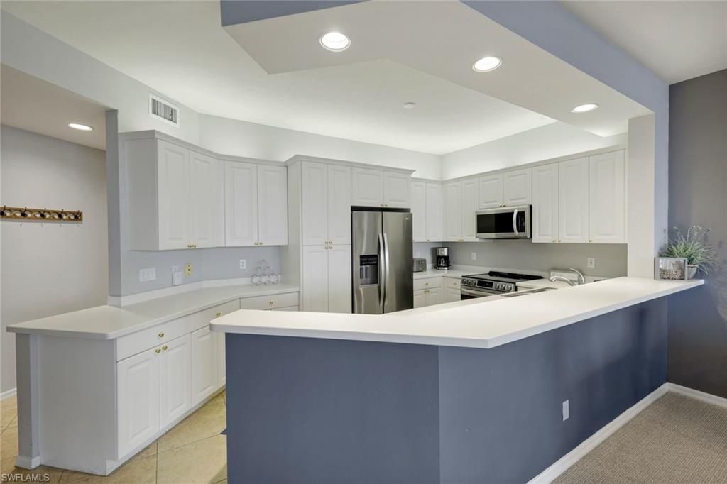 410 Flagship Dr, Unit 605, Naples, FL 34108 Photo