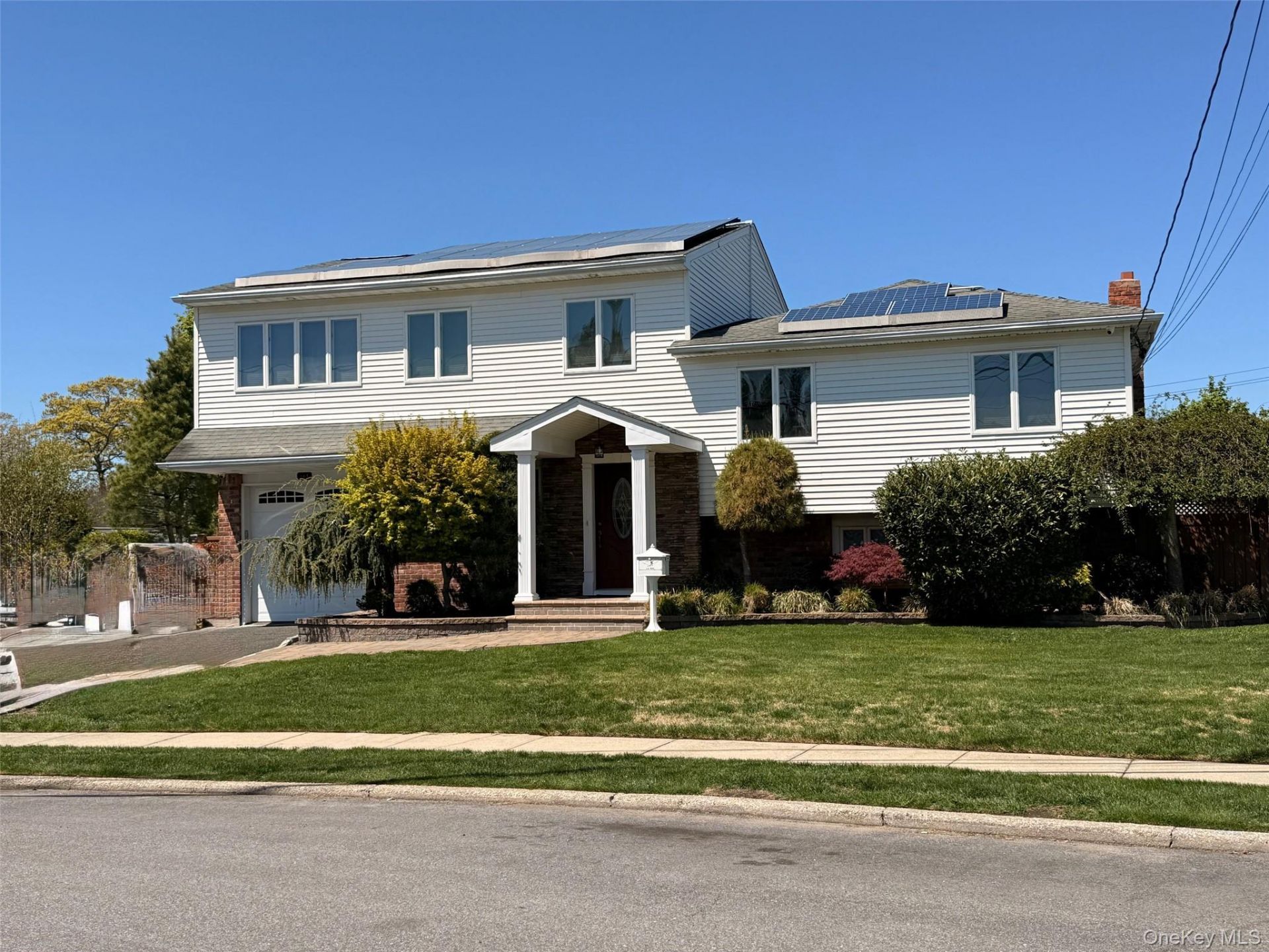 345 Oconnor Road , North Babylon, NY 11703 Main Photo