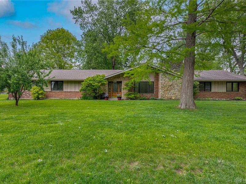 5440 Royalwood Drive, Centerville, OH 45429 Photo 1
