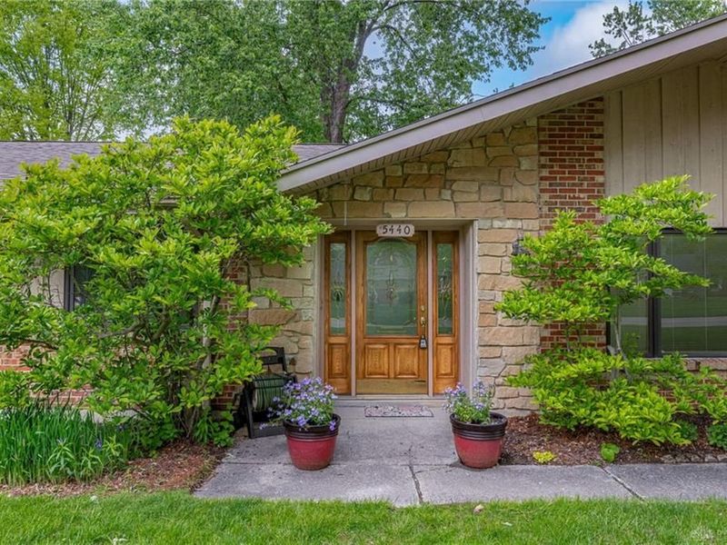 5440 Royalwood Drive, Centerville, OH 45429 Photo 2