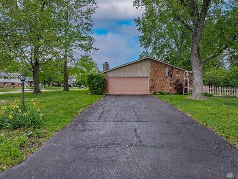 5440 Royalwood Drive, Centerville, OH 45429 Photo 3