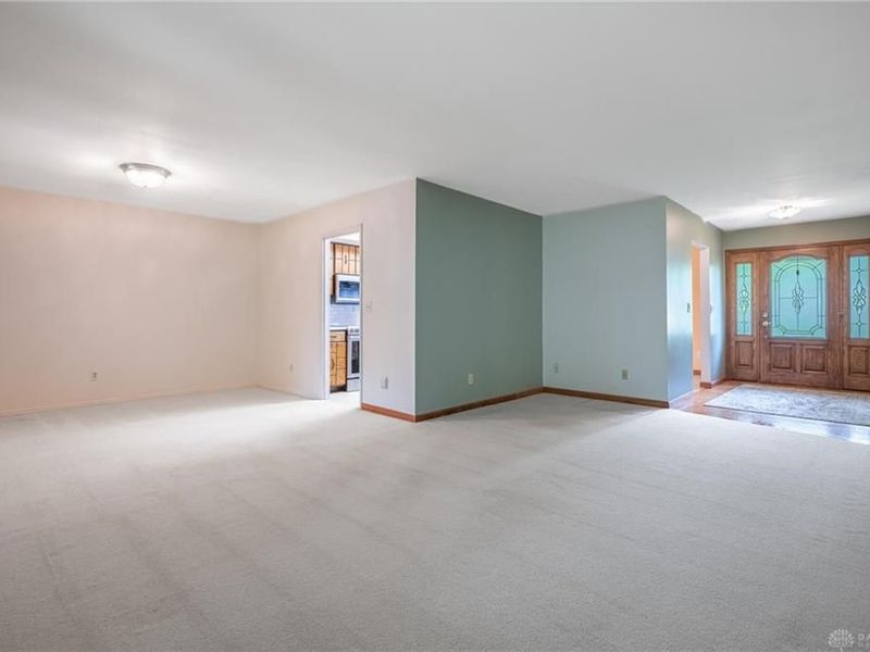 5440 Royalwood Drive, Centerville, OH 45429 Photo 4
