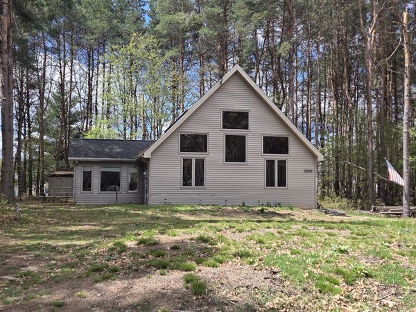 7709 Lakeview Drive, Canadian Lakes, MI 49346