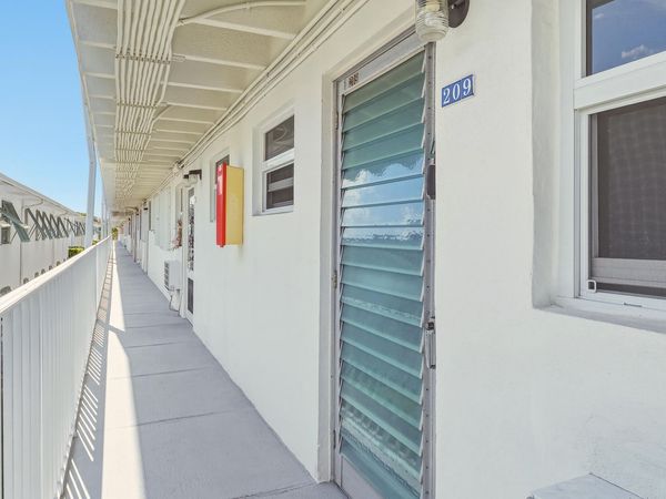4001 S Ocean Boulevard, Unit 209, South Palm Beach, FL 33480