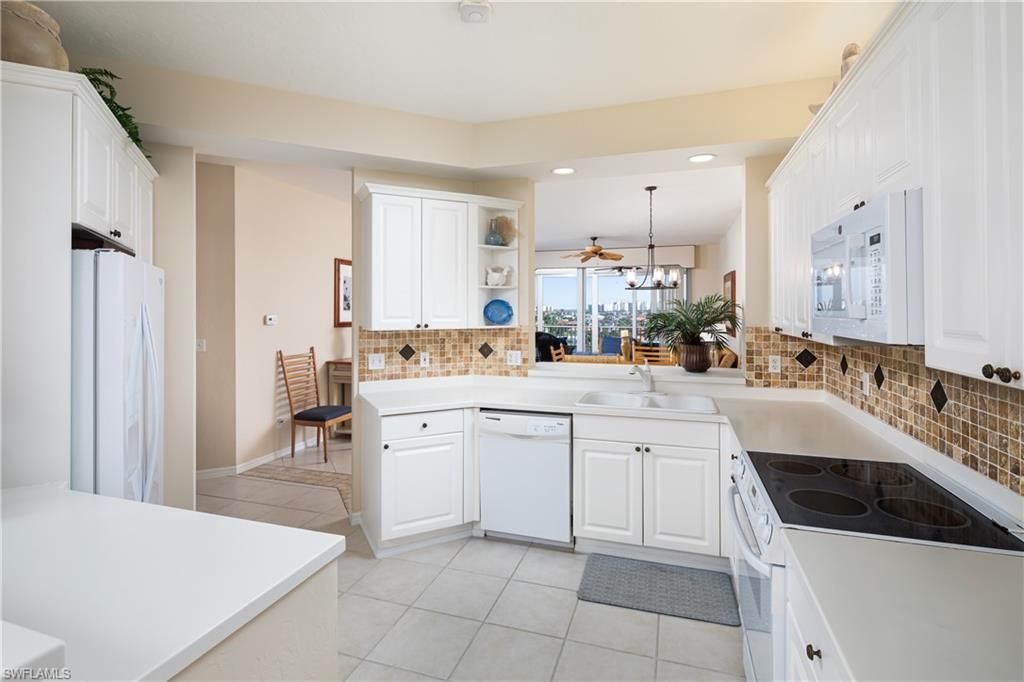 410 Flagship Dr, Unit 806, Naples, FL 34108 Photo