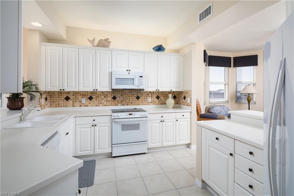 410 Flagship Dr, Unit 806, Naples, FL 34108 Photo