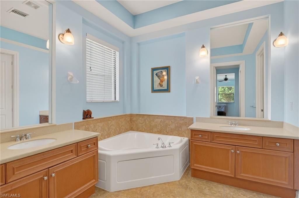 1454 Serrano Cir, Naples, FL 34105 Photo
