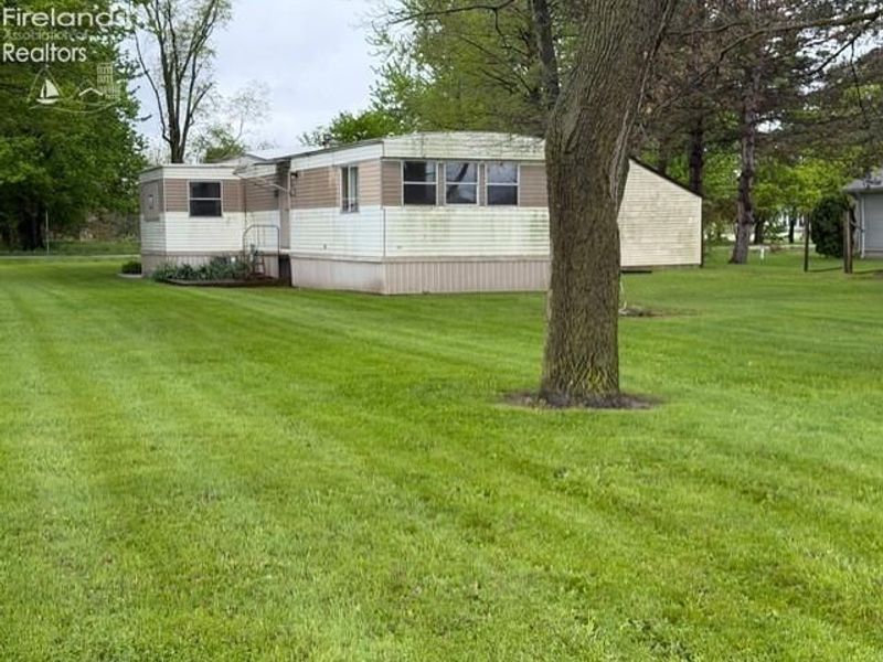 820 Sunny Acres, Fremont, OH 43420 Photo 2