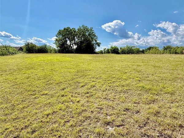 12 Monarch Drive, Denison, TX 75020