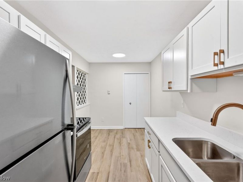 2930 N Bay Drive, Unit L7, Westlake, OH 44145 Photo 10