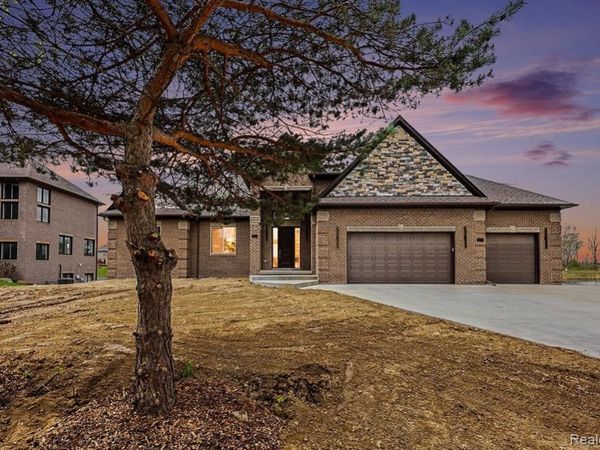 68503 Lake Angela Pointe, Richmond, MI 48062