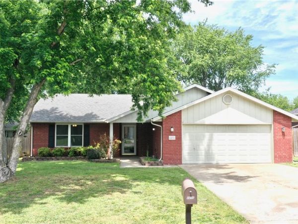 4456 W Chaparral Lane, Fayetteville, AR 72704