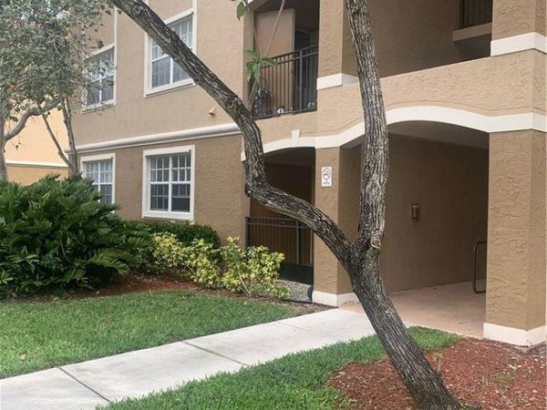 131 SW 117th Avenue, Unit 8304, Pembroke Pines, FL 33025