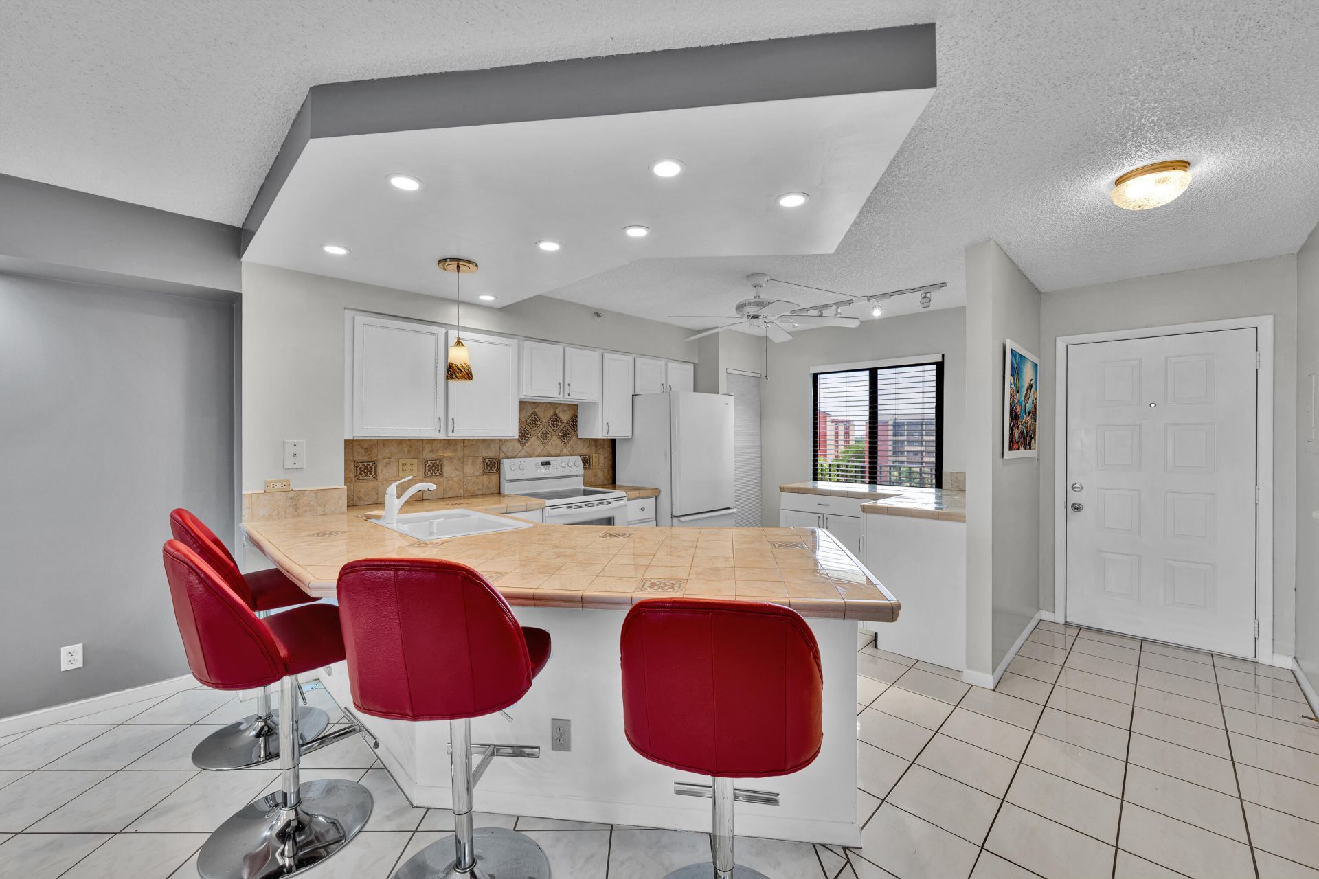 2205 S Cypress Bend Drive, Unit 801, Pompano Beach, FL 33069 Photo