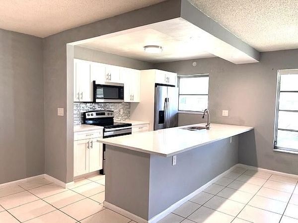580 High Point Drive, Unit B, Delray Beach, FL 33445