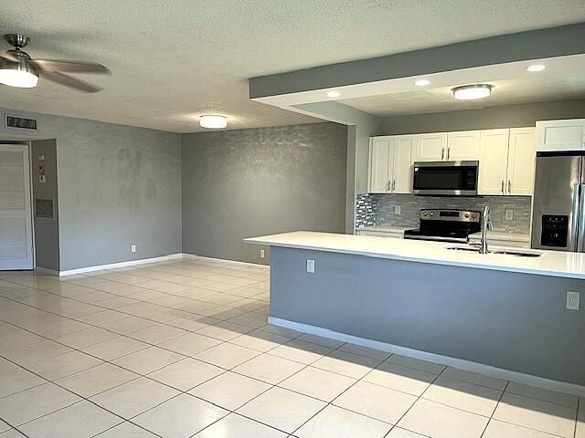 580 High Point Drive, Unit B, Delray Beach, FL 33445 Photo