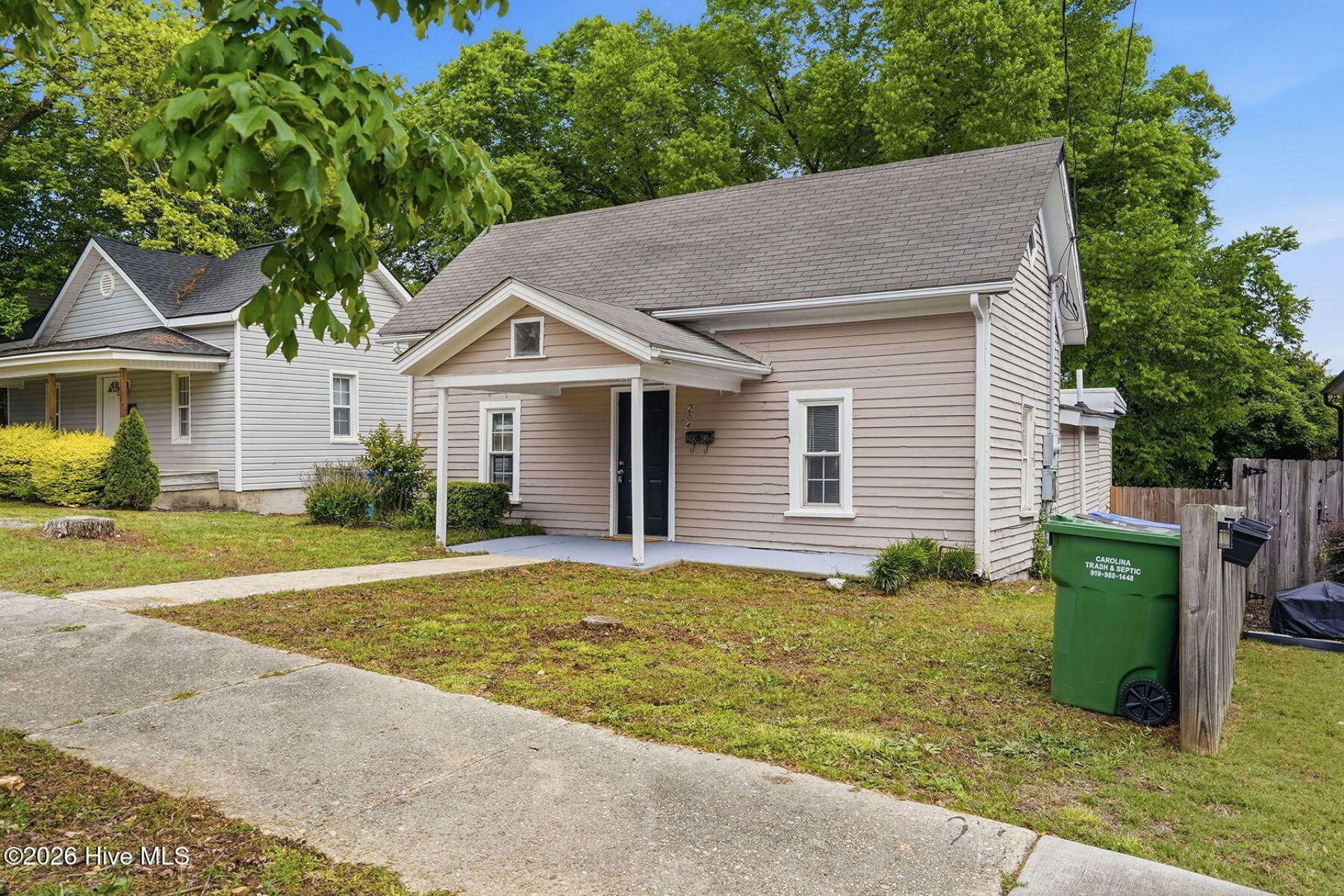 204 W Hill Street, Benson, NC 27504 Main Photo