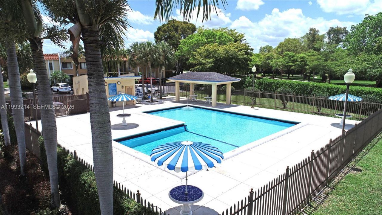 434 Lakeview Dr , Unit 205, Weston, FL 33326 Photo
