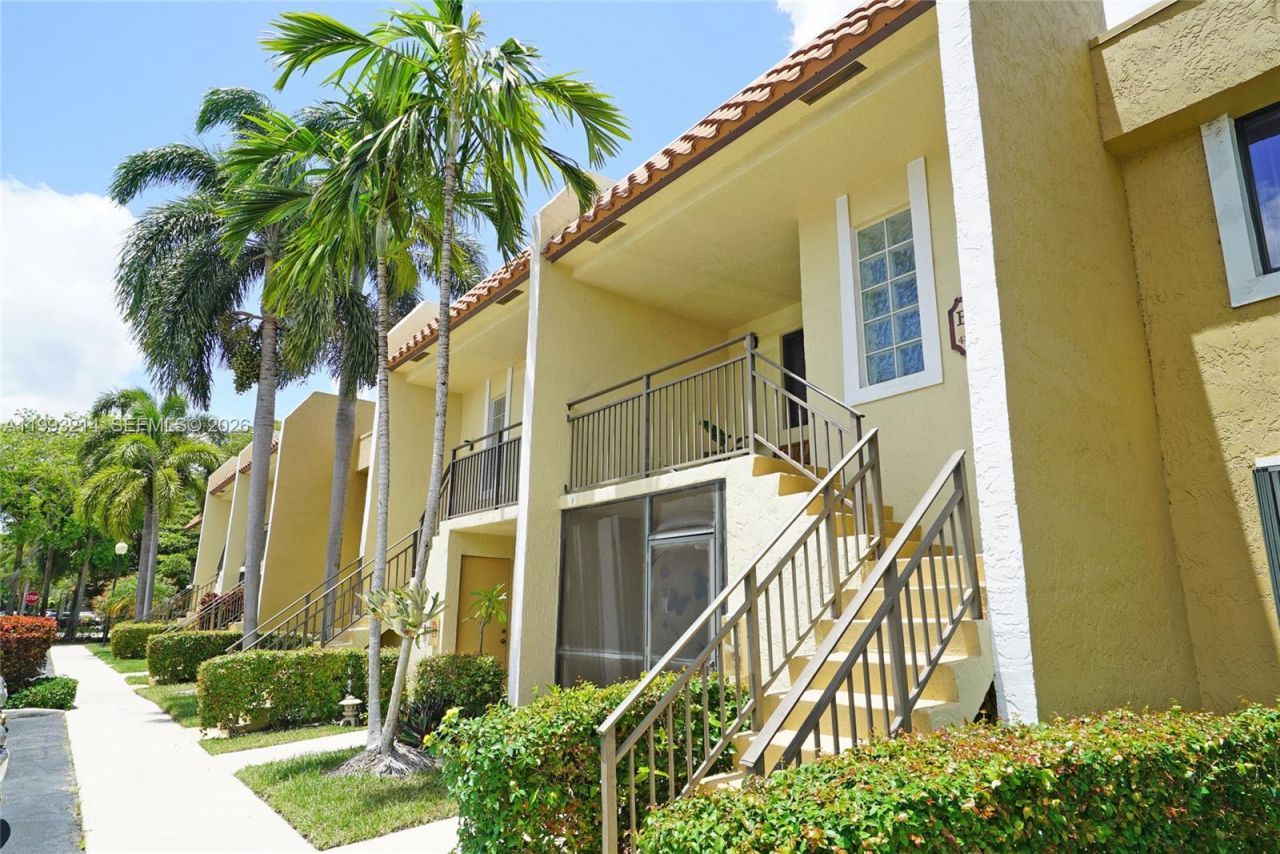 434 Lakeview Dr , Unit 205, Weston, FL 33326 Photo