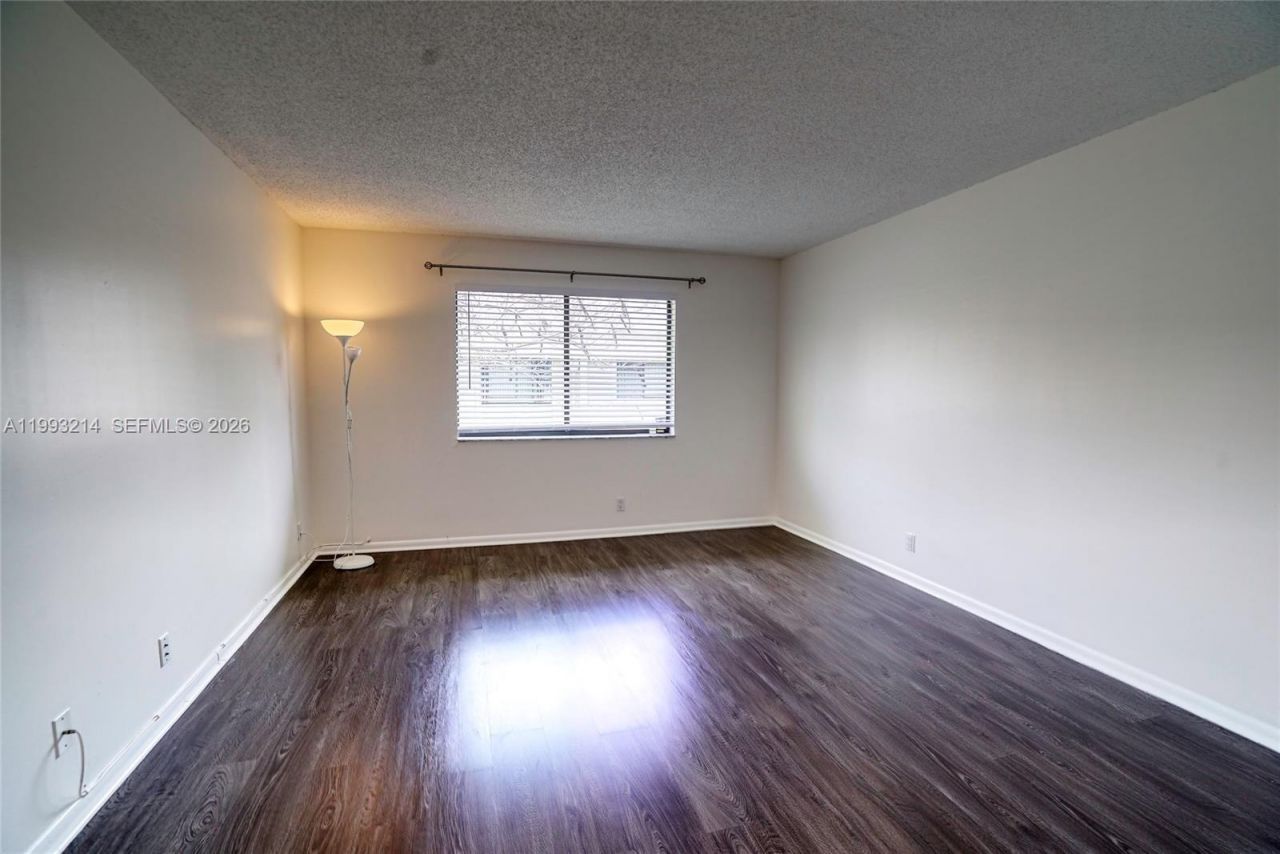 434 Lakeview Dr , Unit 205, Weston, FL 33326 Photo
