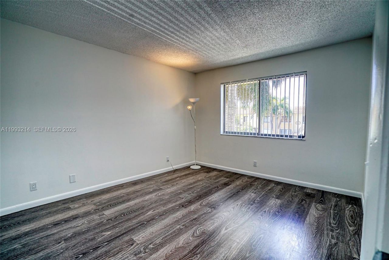 434 Lakeview Dr , Unit 205, Weston, FL 33326 Photo