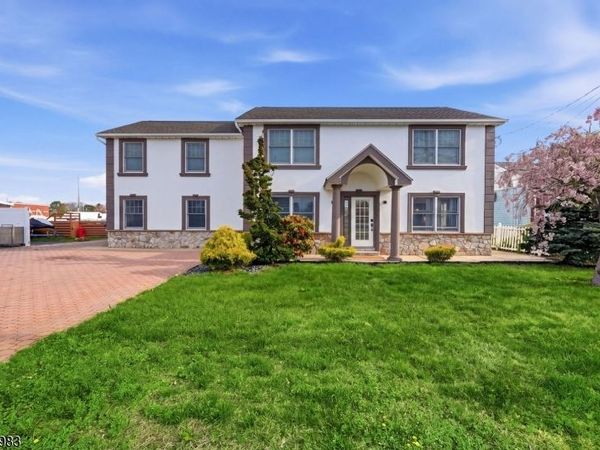 10 Minturn Rd, Toms Rivership, NJ 08753