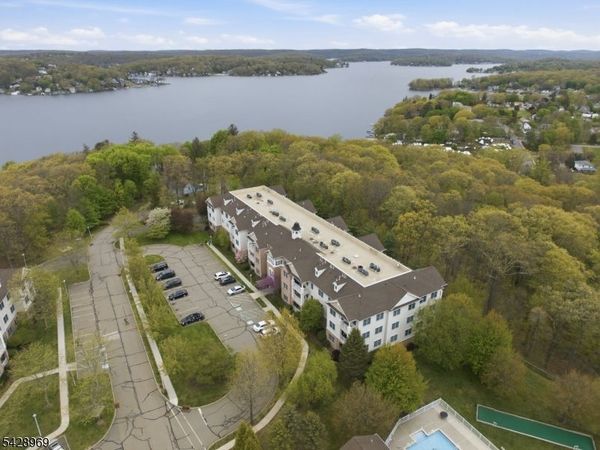 79 Ridgeview Ln, Mount Arlington, NJ 07856