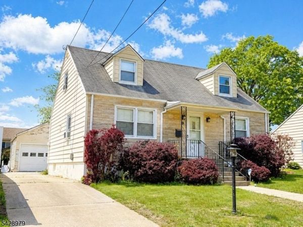 8 Blake Ave, Franklin, NJ 08873