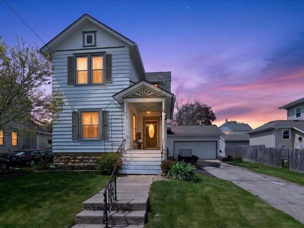 218 S Water Street, Columbus, WI 53925