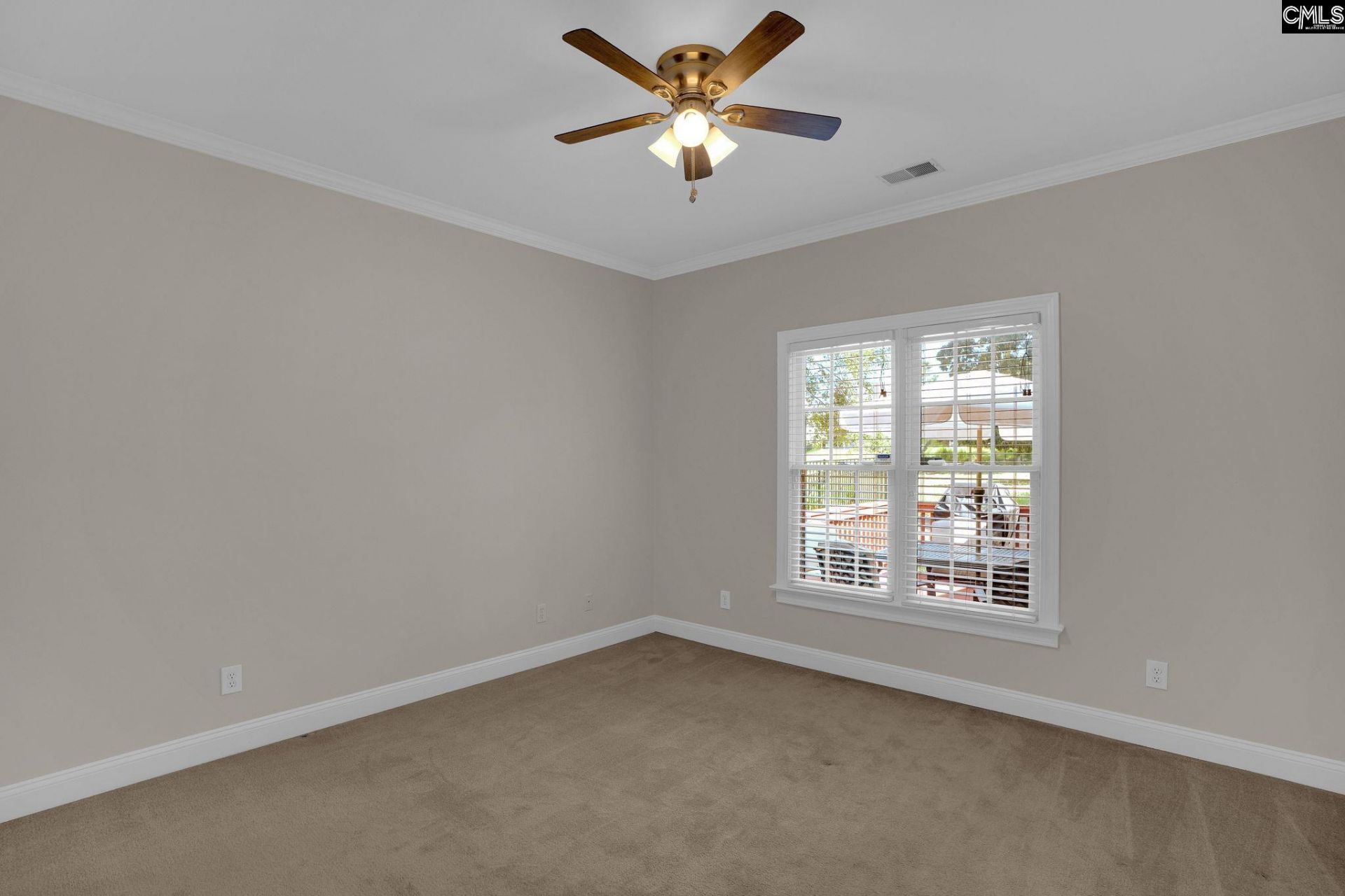 212 Bay's End Court Photo 25