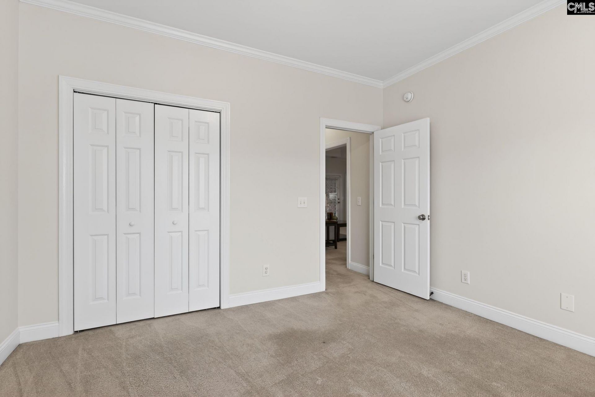 212 Bays End Court Photo 33