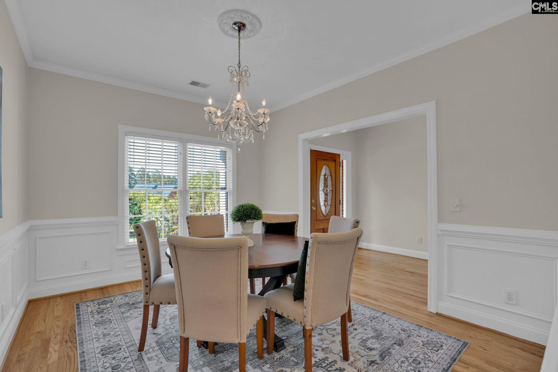 212 Bay's End Court Photo 6