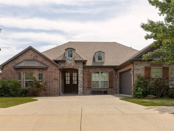 5807 Knotty Pine Road , Bentonville, AR 72713