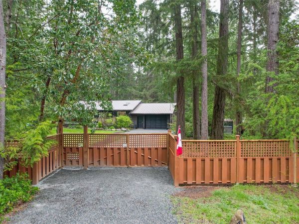 438 Dunshire Dr , Gabriola Island, BC V0R 1X2