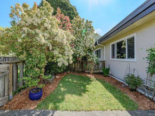 3060 Harriet Rd , Unit 23, Saanich, BC V9A 1T5