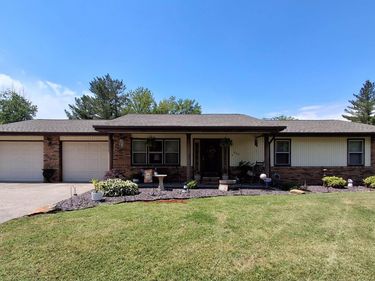 600 Mary Lynn Drive, Marion, IL 62959