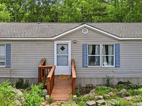 226 Chivalry Lane , Ball Ground, GA 30107