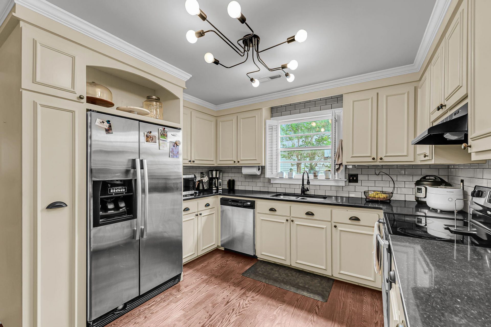 1326 Stoney Street Photo 10
